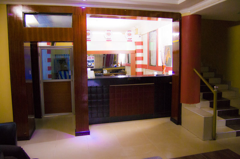 Royal City Dubai Complex Кісуму Екстер'єр фото